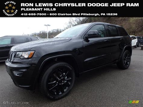 2019 Diamond Black Crystal Pearl Jeep Grand Cherokee Altitude 4x4