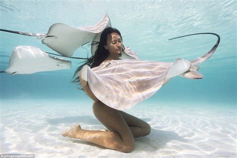 The Stingray Queen Who Dives Naked With Dangerous Marine Creatures