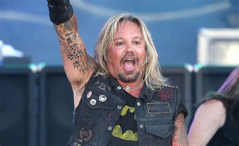 Vince Neil Net Worth Age Wife Career Updated 2022