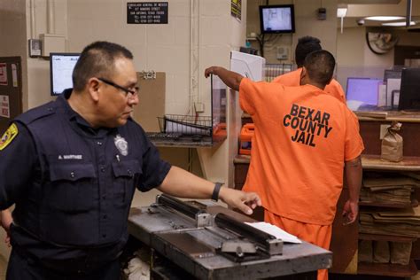New Bexar County Program Offers Jail Inmates Civics Lessons