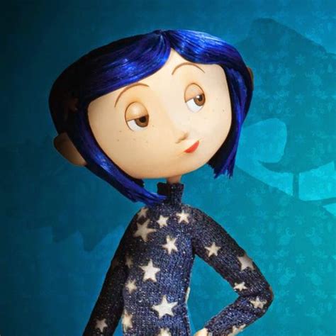 Coraline y la puerta secreta es una película animada, dirigida por henry selick, basada en el libro de neil gaiman. Viviendo en Libros: Coraline: Diferencias entre la película y el libro.