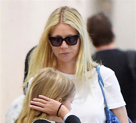 Gwyneth Paltrow Arrives In New York With Her Kids And Monogrammed Bags