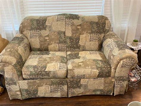 Broyhill Love Seat With 1 Curran Miller Auction And Realty Inc