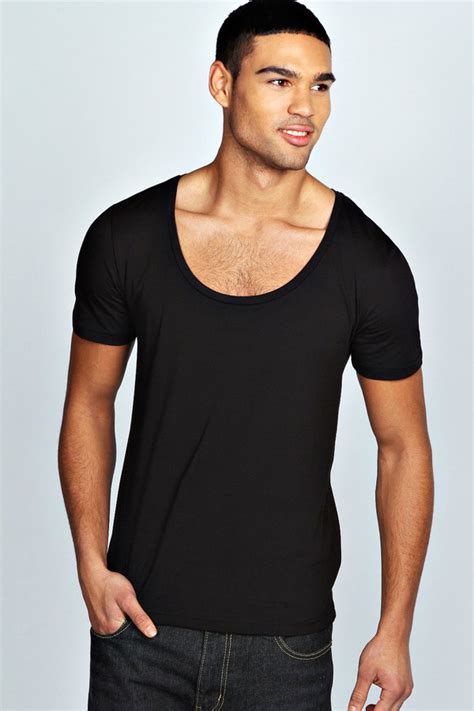 Boohoo Basic Scoop Neck T Shirt Where To Buy And How To Wear