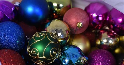 Twelfth night falls on 5th or 6th january but the dates depend on tradition. When should you take your Christmas decorations down ...