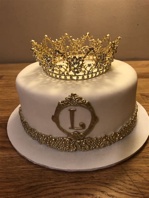 Queen Theme Bday Cake Vanilla Sponge Cake W Buttercream Filling And Frosting Fondant And Topped W