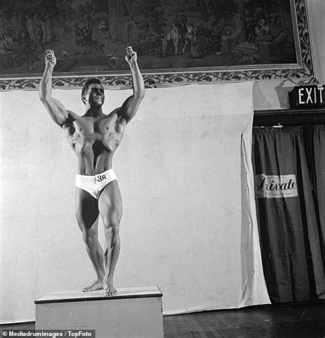 Sean Connery In The Mr Universe Bodybuilding Competition In London