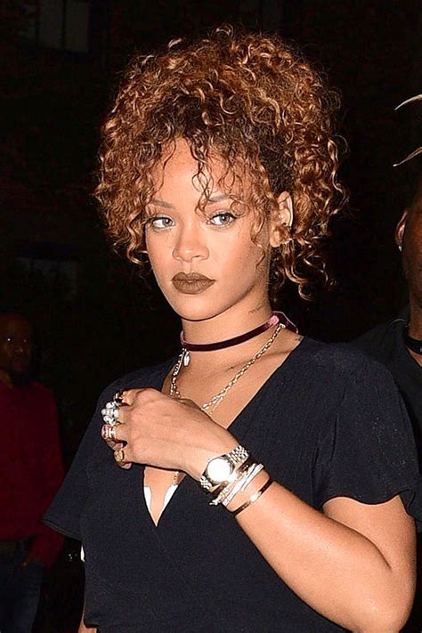33 Magnificent Ways To Wear Curly Hair Rihanna Hairstyles Rihanna Hair Color Curly Hair
