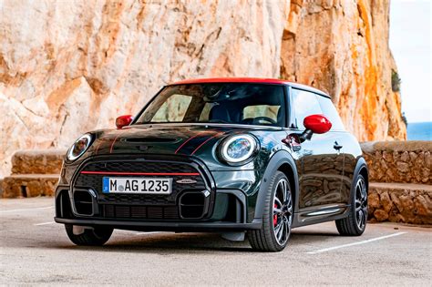 2022 Mini John Cooper Works Hardtop Arrives With More Standard Tech | CarBuzz