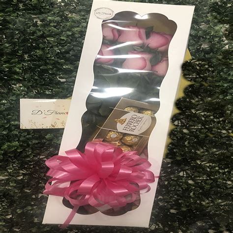 Caja De Rosas X Con Chocolates Ferrero