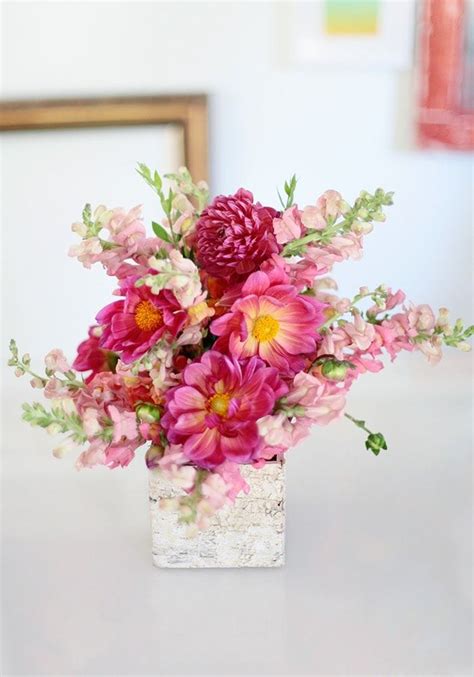 7 Flower Arrangements That Will Instantly Cheer You Up