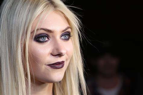 Hd Wallpaper Taylor Momsen Wallpaper Flare