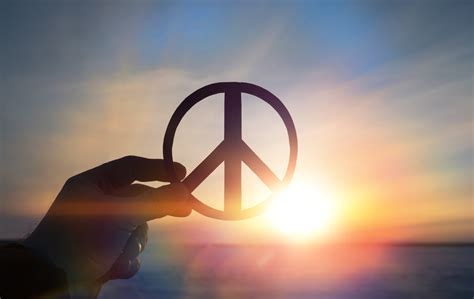 Symbol And Peace Sign Meaning History And Origin Of The Peace Symbol