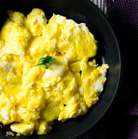 How To Make Perfect Scrambled Eggs Light And Fluffy Fox Valley Foodie