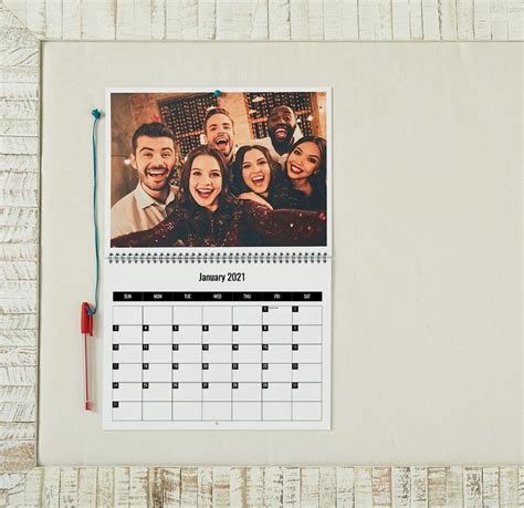 4 To 7 Days Paper And Plastic Wall Calendar Printing Service In Delhi