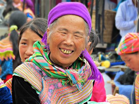 Flower Hmong | Vietnam. Colorful Bac Ha market. WATCH THE VI… | Flickr