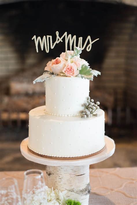 Or are you just looking for inspiration on how to decorate your cake? Country Chic Summer Wedding at Foxhall Resort and Sporting ...