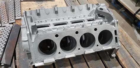 Come Racing Cast Iron Holden V Cylinder Block Come Racing