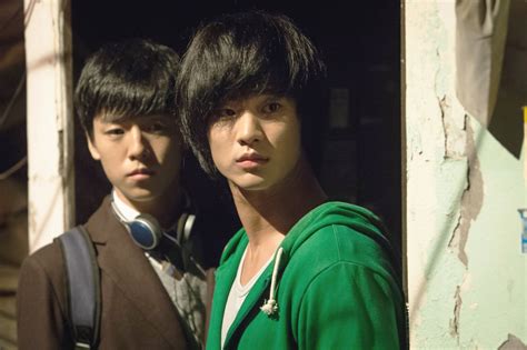 [hancinema s film review] secretly and greatly hancinema the korean movie and drama database