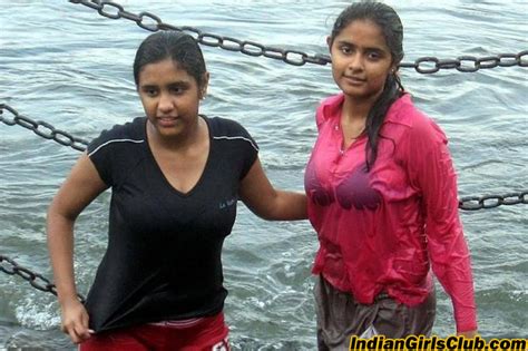 Young Indian Girls Bathing In River Indian Girls Club