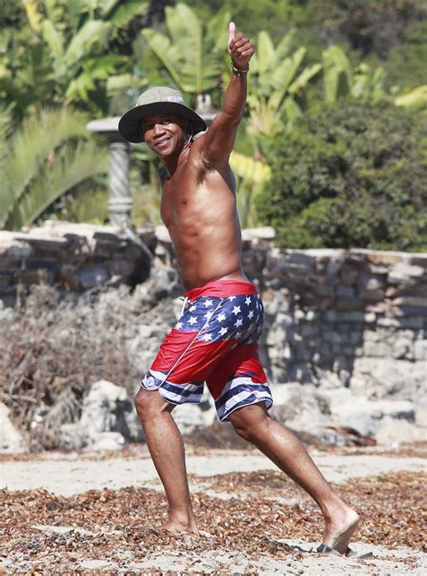 Cuba Gooding Jr Shirtless In Malibu Pictures Popsugar