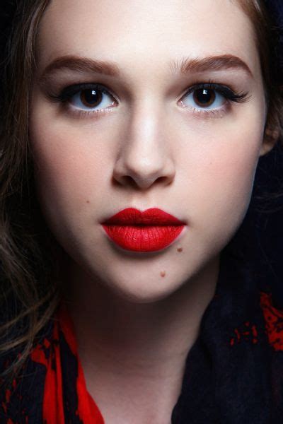 How To Wear Red Lipstick Ideas For Every Shade Wear Red Lipstick Red Lipsticks Shimmery
