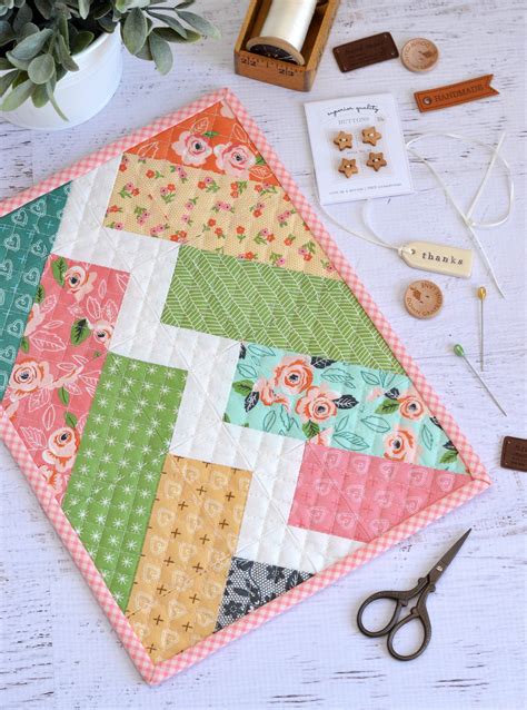 Monthly Mini Quilts For March The Free Bolt Mini Quilt Pattern