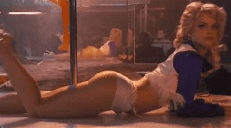 Mena Suvari Naked Erotic Movie Porno New Images Free