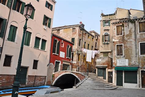 Best area for first time visit. The Neighborhoods of Venice, Italy: Which Sestiere You ...