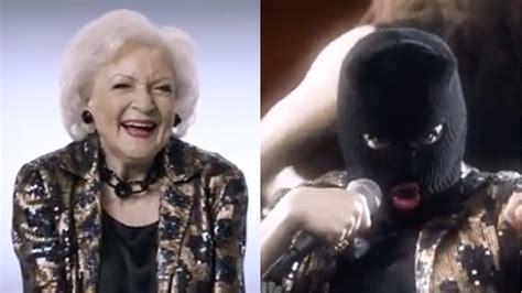 Video When Betty White Made The Golden Girls Theme Into Death Metal For Snl The Pit