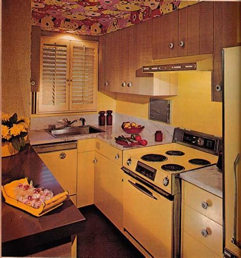 A Beautiful 1972 Yellow Kitchen In Harvest Gold 70s Interior Vintage Interior Design Vintage