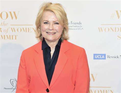 Murphy Brown Star Candice Bergen Says Trump Is T That Keeps On Giving Thanks Him For