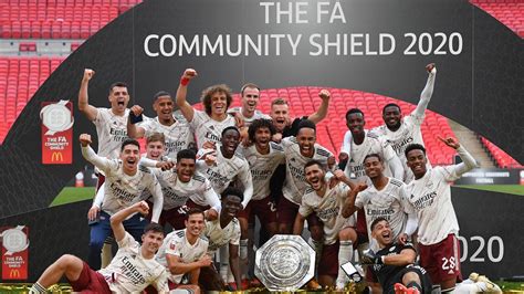 Liverpool thrust themselves firmly back into the battle for a place in the premier league's top four as they outclassed abject arsenal at emirates stadium. Community Shield : Arsenal l'emporte au détriment de ...