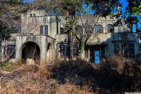 Abandoned Japanese Home Was Once A Grand Mansion Now Mysteriously