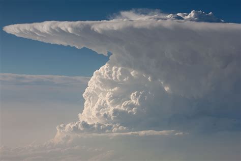 Panduan Cloud Spotter Tentang Tanda Tanda Badai Buruk Di Langit