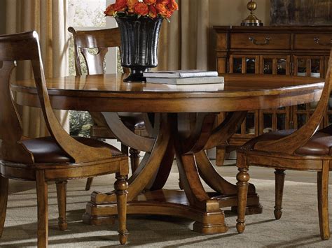 Hooker Furniture Tynecastle 60 Extendable Round Wood Dining Table