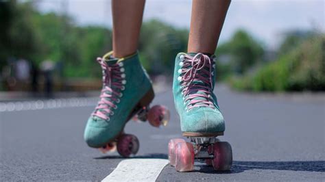 How To Learn To Roller Skate As An Adult Lifehacker