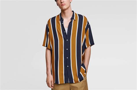 Jenis kaos ini memberikan kesan bentuk leher turtle neck => jenis kaos ini mirip sweater pada bagian kerahnya. Kaos Leher Tinggi Cowok / Jual Houseofcuff Turtle Neck ...