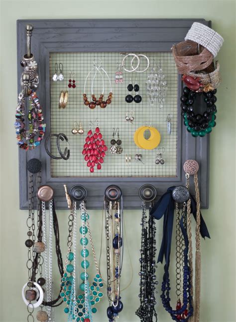 How To Frame Your Jewelry And Turn It Into Wall Décor