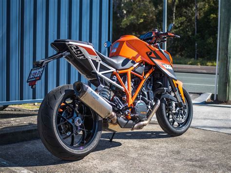 Ktm rc8 red bull c полным выхлопом akrapovic. Used KTM 1290 Super Duke R 2014 - Orange For Sale ...