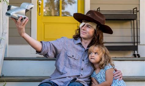 The Walking Dead Season 10 Carl Grimes Star Reveals Behind The Scenes