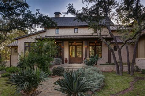 We'll show you the top 10 most popular house styles, including cape cod, country french, colonial, victorian, tudor, craftsman, cottage, mediterranean, ranch, and contemporary. Hill Country Farmhouse - Farmhouse - Exterior - austin ...