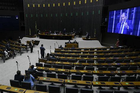 Caso a denúncia não seja considerada. 50% são contra o impeachment de Bolsonaro e 46%, a favor