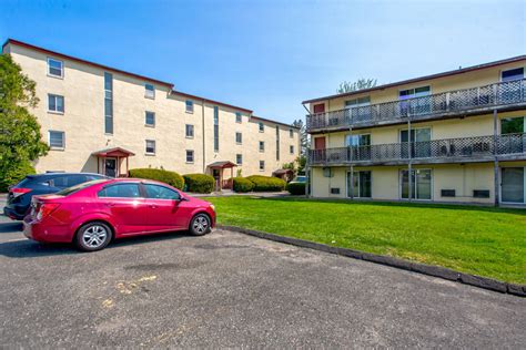 Hillcrest Apartments Apartments - West Springfield, MA 01089