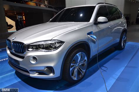 Base versions will go around 61000 dollars. BMW X5 xDrive40e launching in 2014