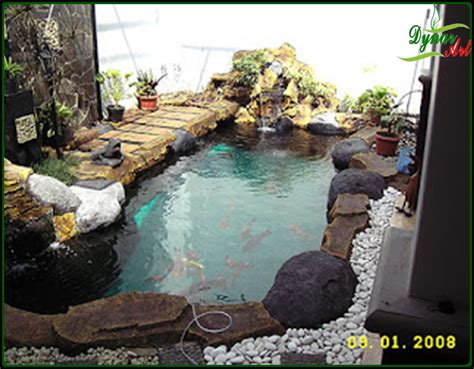 Perlengkapan kolam ikan koi berupa air mancur usahakan juga harus ada. GALERI KOLAM KLASIK | KOLAM AIR TERJUN | KOLAM AIR MANCUR ...