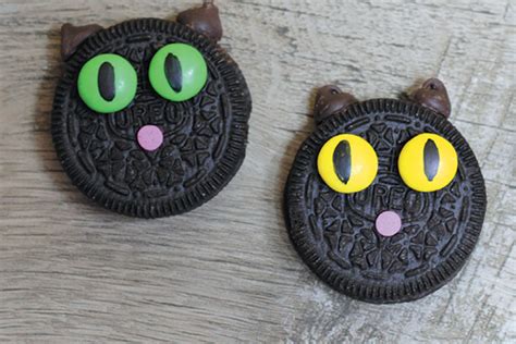 Why bring boring old cookies to the halloween party when you can make these awesome oreo halloween cookie ideas! Recipe: These Oreo Cat Cookies Are Perfect for Halloween ...