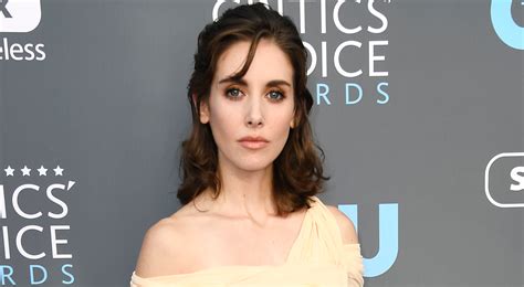 Alison Brie Joins ‘glow Co Stars At Critics Choice Awards 2018 2018
