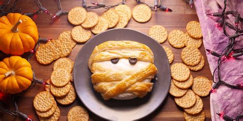 20 Easy Halloween Party Food Ideas Halloween Themed Food For Adults
