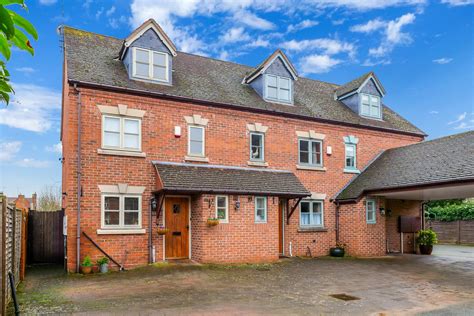 3 Bedroom Property For Sale In Abbey Mews Alcester £270000